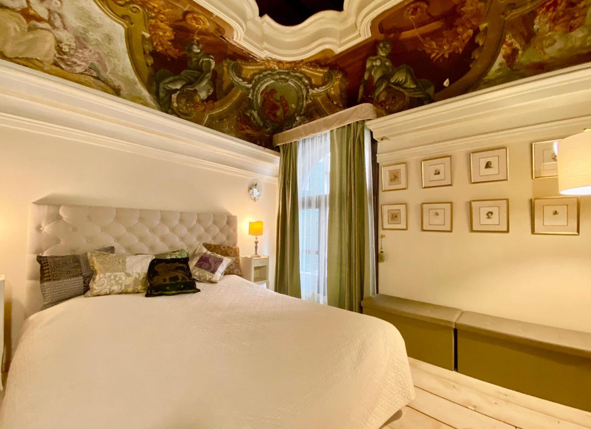 Venice Palace Luxury Suites Exterior photo