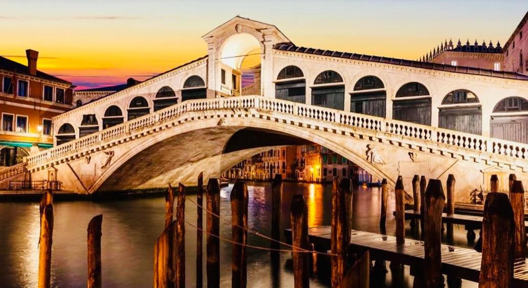 Venice Palace Luxury Suites Exterior photo